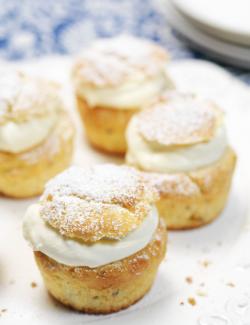 MUFFINSSEMLA. Klicka på bilden så kommer du till det enkla receptet.<br /><br /><br /><br />