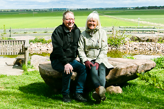 TILLSAMMANS. Agneta och Inge har många gemensamma intressen och trivs med livet på prästgården i Flistad.