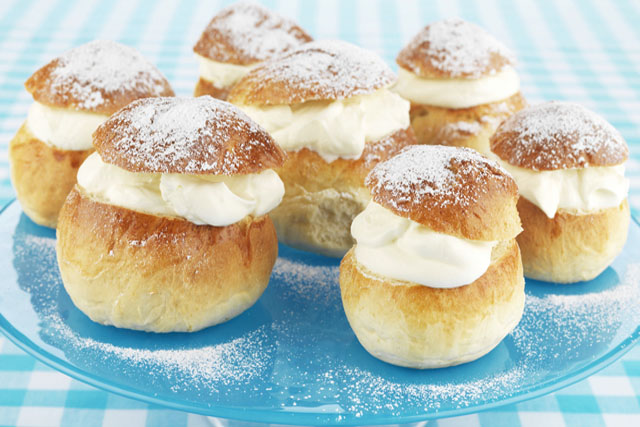 SEMMELT&Auml;VLING. I kampanjen Stans Bästa Semla har svenska folket själva utsett landets bästa semlor. Totalt har 47 317 personer röstat. Här är resultatet samt länkar till godaste Semmelhybriderna. Foto Arla.