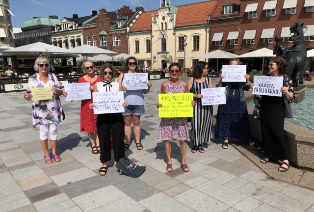 UPPM&Auml;RKSAMMA! Kvinnohuset Tranan i Skövde har hjälpt kvinnor i 30 år. Marie Ekman ordförande: – Nästan alla människor känner till någon kvinna som blivit utsatt för våld. Ducka inte nästa gång du ser något. Våga fråga: Hur mår du? Och berätta att det finns hjälp att få.